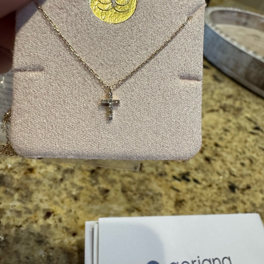 Gorjana Gold Diamond Cross Necklace 14k gold - Picture 4 of 4